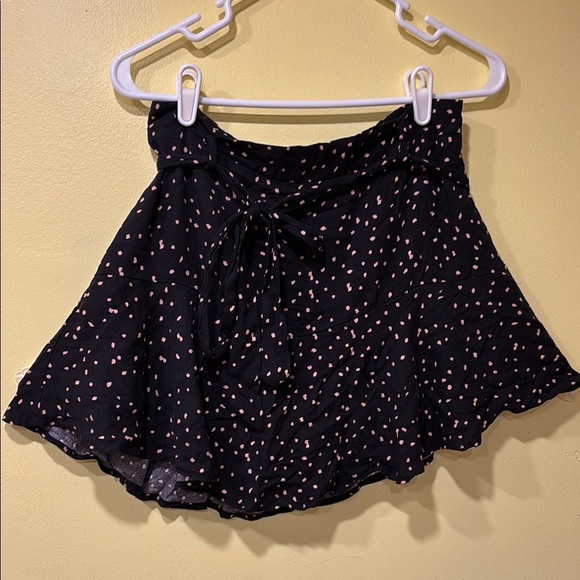 URBAN Romantics Dresses & Skirts - URBAN Romantics Black and Pink Tie Front Skater Mini Skort